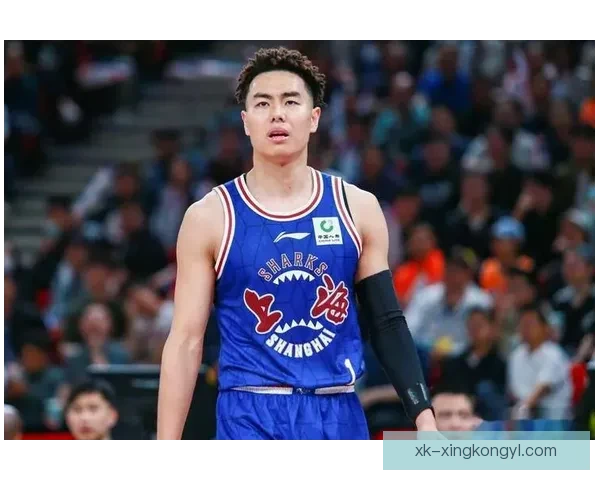 上海战广州李添荣回归六将加练 上海战广州李添荣回归六将加练